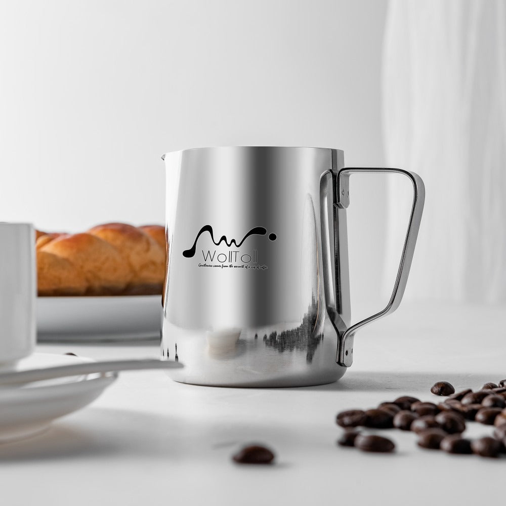 Stainless Steel Milk Frothing Jug, 600ml Milk Coffee Cappuccino Latte Art Sparkling Jug Barista Milk Jug Cups With Size Art Deco Pen And Microfibre Cloth Inside The Sides